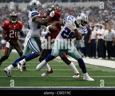 23. September 2012 - Dallas, Florida, USA - Dallas Cowboys laufen wieder DeMarco Murray (29) läuft für einen Touchdown in der ersten Hälfte.  Die Tampa Bay Buccaneers spielen die Dallas Cowboys im Cowboys Stadium in Arlington, Texas. BRUCE MOYER, Zeiten (Kredit-Bild: © Bruce Moyer/Tampa Bay Times/ZUMAPRESS.com) Stockfoto