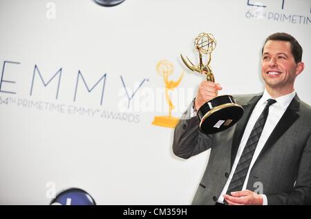 Jon Cryer Inpress room64th Primetime Emmy Awards - Presse Raum Nokia Theatre L.A. LIVE Los Angeles CA 23. September 2012 Foto Stockfoto