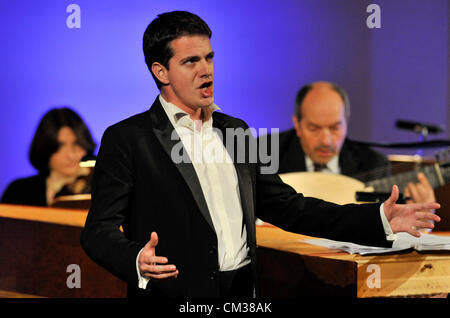 Philippe Jaroussky, Countertenor französischen Streichensemble, führt beim Festival der Saiten des Herbstes in Prag, Tschechische Republik, 23. September 2012. (CTK Foto/Vit Simanek) Stockfoto