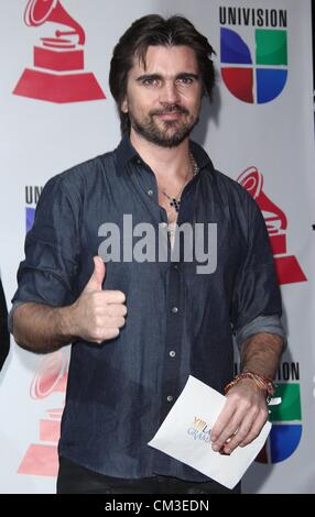 25. September 2012 - Los Angeles, Kalifornien, USA - Juanes. Die XIII Annual Latin Grammy Awards Nominierungen am 25. September 2012 am Belasco Theater, Los Angeles, Kalifornien. USA. (Kredit-Bild: © TLeopold/Globe Photos/ZUMAPRESS.com) Stockfoto