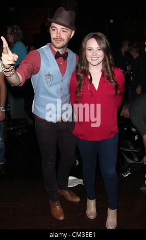 25. September 2012 - Los Angeles, Kalifornien, USA - Jesse Huerta, Joy Huerta. Die XIII Annual Latin Grammy Awards Nominierungen am 25. September 2012 am Belasco Theater, Los Angeles, Kalifornien. USA. (Kredit-Bild: © TLeopold/Globe Photos/ZUMAPRESS.com) Stockfoto