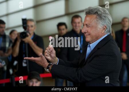 29. September 2012 - San Sebastian, Spanien - Regisseur DUSTIN HOFFMAN besucht das "Quartett" Photocall im Kursaal Palace während der 60. San Sebastian International Film Festival in San Sebastian, Spanien. (Bild Kredit: Jack Abuin/ZUMAPRESS.com ©) Stockfoto