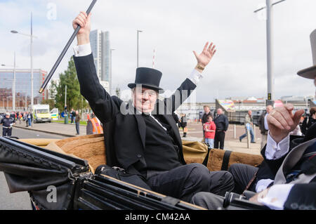 Nordirland, Belfast 29.09.2012 - Larger-than-Life Charakter Lord John Laird auf einem Pferdeantrieb Carrage an der Ulster Covenant Centenary Parade Stockfoto