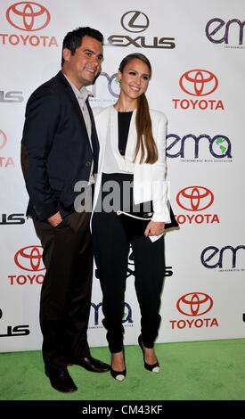 Cash Warren, Jessica Alba im Ankunftsbereich für 2012 Environmental Media Awards, Warner Bros.-Studios, Burbank, CA 29. September 2012. Foto von: Elizabeth Goodenough/Everett Collection Stockfoto