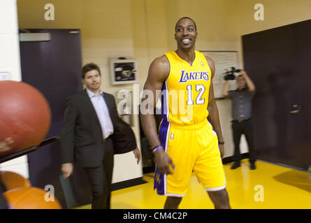 1. Oktober 2012 - kommt Los Angeles, Kalifornien, USA - Dwight Howard #12 von den Los Angeles Lakers für Media Day bei Toyota Sports Center im 1. Oktober 2012 in El Segundo, Kalifornien. . ARMANDO ARORIZO (Kredit-Bild: © Armando Arorizo/Prensa Internacional/ZUMAPRESS.com) Stockfoto