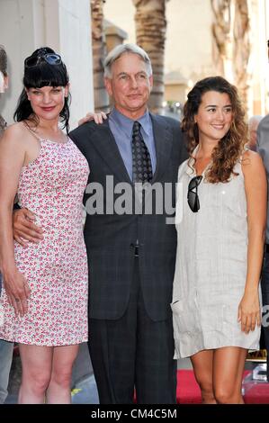 Pauley Perrette, Mark Harmon, Cote De Pablo bei der Induktion Zeremonie für Stern auf dem Hollywood Walk of Fame für Mark Harmon, Hollywood Boulevard, Los Angeles, CA 1. Oktober 2012. Foto von: Elizabeth Goodenough/Everett Collection Stockfoto