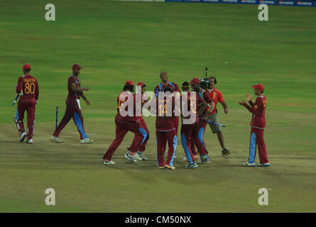 Colombo, Sri Lanka. 5. Oktober 2012. West Indian Cricket-Team feiert nach dem T20 Cricket World Cup 2012 Finale Stockfoto