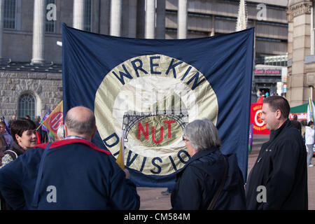 7. Oktober 2012 Birmingham UK. TUC-Kundgebung und Demonstration auf Tory-Partei-Konferenz, Birmingham. Wrekin Division Nuss Banner. Stockfoto