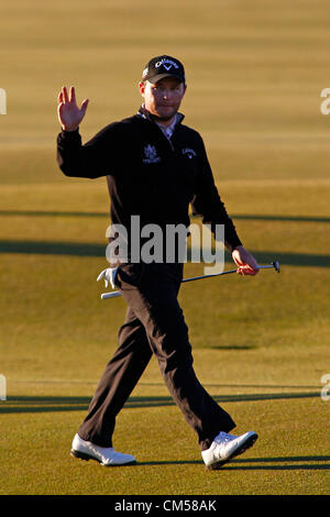 7. Oktober 2012. St. Andrews, Schottland. Branden Grace (RSA) Gewinner des The European Tour Alfred Dunhill Links Championship Golfturnier, auf The Old Course St Andrews gespielt. Obligatorische Kredit: Mitchell Gunn/ESPA/Alamy Live News Stockfoto