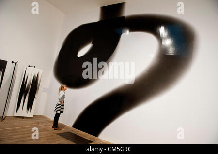 London, UK. 8. Oktober 2012. Tate Modern neue Ausstellung der Arbeiten von William Klein (Arbeit abgebildet) + Daido Moriyama (10. Oktober 2012 – 20. Januar 2013), mit der Arbeit von zwei berühmten lebenden Fotografen.  Tate Modern, London, uk, 8. Oktober 2012. Stockfoto