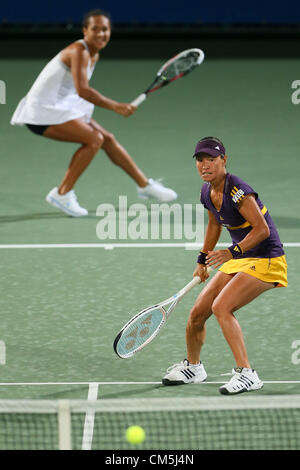 Osaka, Japan. (L, R) Heather Watson (GBR), Kimiko Date Krumm (JPN), 9. Oktober 2012 - Tennis: HP Japan Frauen Open Tennis 2012, entsprechen Damendoppel zunächst rund um Utsubo Tennis Center, Osaka, Japan.  (Foto von Akihiro Sugimoto/AFLO SPORT) [1080] Stockfoto