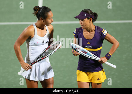 Osaka, Japan. (L, R) Heather Watson (GBR), Kimiko Date Krumm (JPN), 9. Oktober 2012 - Tennis: HP Japan Frauen Open Tennis 2012, entsprechen Damendoppel zunächst rund um Utsubo Tennis Center, Osaka, Japan.  (Foto von Akihiro Sugimoto/AFLO SPORT) [1080] Stockfoto