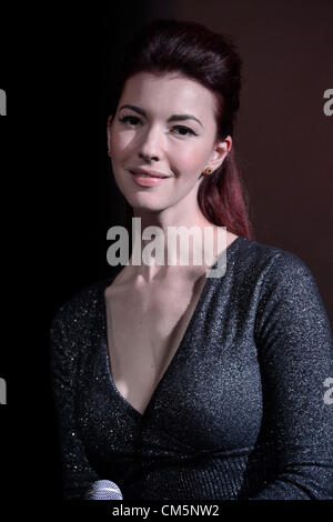 Amerikanische Chansonsängerin Chrysta Bell, deren Debüt-Album namens This Train wurde von dem berühmten Regisseur David Lynch, trat in Prag, Tschechische Republik, 10. Oktober 2012 produziert. (CTK Foto/Michal Dolezal) Stockfoto