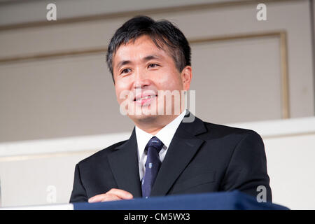 11. Oktober 2012, Tokyo, Japan - nimmt japanischer Astronaut Koichi Wakata Teil an einer Podiumsdiskussion im Rahmen eines Symposiums in Tokio am Donnerstag, 11. Oktober 2012. Japan Aerospace Exploration Agency sponserte die Sitzung zur Feier des 20. Jahrestages der ersten Raumflug von Astronaut Mamoru Mori im September 1992. (Foto: AFLO) UUK - mis- Stockfoto