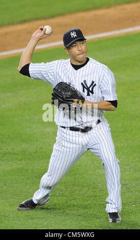 New York, Usa. 10. Oktober 2012. Hiroki Kuroda (Yankees), 10. Oktober 2012 - MLB: Hiroki Kuroda von den New York Yankees in Spiel 3 der American League Division Series gegen die Baltimore Orioles im Yankee Stadium in der Bronx, New York, Vereinigte Staaten von Amerika. (Foto: AFLO) Stockfoto