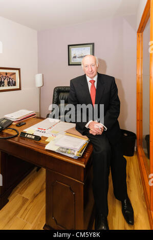 10.12.2012, öffnet Belfast - Robin Newton MLA (DUP) seine neue Wahlkreisbüro in Belfast Stockfoto