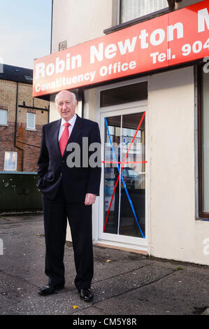 10.12.2012, öffnet Belfast - Robin Newton MLA (DUP) seine neue Wahlkreisbüro in Belfast Stockfoto