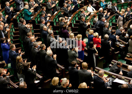 12. Oktober 2012. Warschau, Polen. Aussetzen des Premierministers und Vertrauensbeweis für die gegenwärtige Regierung im Parlament (Sejm). Auf dem Bild - Parlament Stockfoto