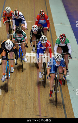 Annette Williams (USA) gewinnt die Frauen 45 + Altersgruppe 15 km Punkterennen auf der 2012 UCI Track Masters-Weltmeisterschaften in Manchester, UK 13.10.2012 statt Stockfoto