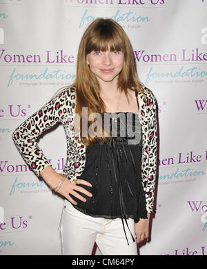 13. Oktober 2012 statt - Los Angeles, Kalifornien, USA - Chelsey Valentine besucht die Mädchen sind es Wert es Stiftung auf Stufe 3 bei Hollywood & Highland in Hollywood, Kalifornien am 13. Oktober 2012. 2012 (Kredit-Bild: © D. Long/Globe Photos/ZUMAPRESS.com) Stockfoto