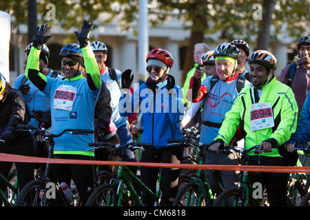 14. Oktober 2012, des Prinzen Vertrauen Palast zu Palast Charity Radtour, The Mall, London, UK Stockfoto