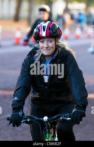 14. Oktober 2012, des Prinzen Vertrauen Palast zu Palast Charity Radtour, The Mall, London, UK Stockfoto