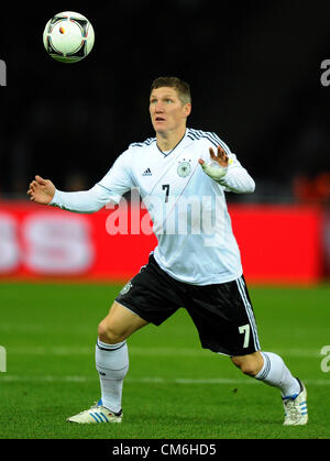 16.10.2012. Berlin, Deutschland.  Bastian Schweinsteiger Deutschlands in Aktion während der FIFA WM 2014 Qualifikation Fußball match zwischen Deutschland und Schweden im Olympiastadion in Berlin, Deutschland, 16. Oktober 2012. Bildnachweis: Aktion Plus Sportbilder / Alamy Live News Stockfoto