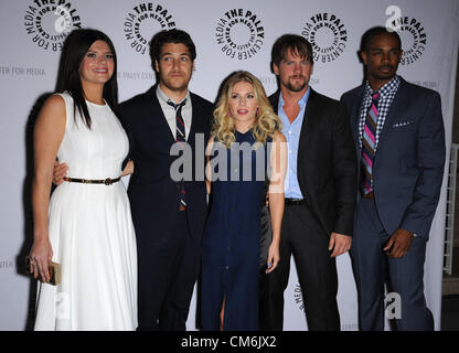 16. Oktober 2012 - Beverly Hills, Kalifornien, USA - Casey Wilson, Adam Pally, kommt Elisha Cuthbert, Zachary Knighton & Da für ein Abend mit "Happy End" und "Nicht das B in Wohnung 23 im Paley Center für Medien Vertrauen". (Kredit-Bild: © Lisa O'Connor/ZUMAPRESS.com) Stockfoto