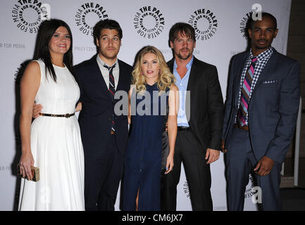 16. Oktober 2012 - Beverly Hills, Kalifornien, USA - Casey Wilson, Adam Pally, kommt Elisha Cuthbert, Zachary Knighton & Da für ein Abend mit "Happy End" und "Nicht das B in Wohnung 23 im Paley Center für Medien Vertrauen". (Kredit-Bild: © Lisa O'Connor/ZUMAPRESS.com) Stockfoto