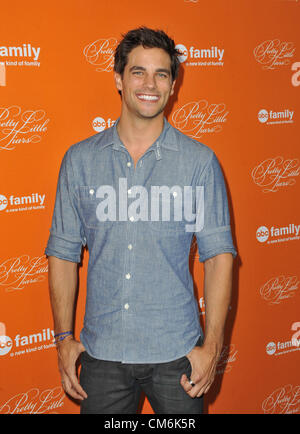 16. Oktober 2012 statt - Los Angeles, Kalifornien, USA - Brant Daugherty Teilnahme an speziellen Halloween Episode Screening von ABC Family hit original-Serie von "Pretty Little Liars'' auf dem Hollywood Forever Cemetery in Hollywood, Kalifornien am 16. Oktober 2012. 2012 (Kredit-Bild: © D. Long/Globe Photos/ZUMAPRESS.com) Stockfoto