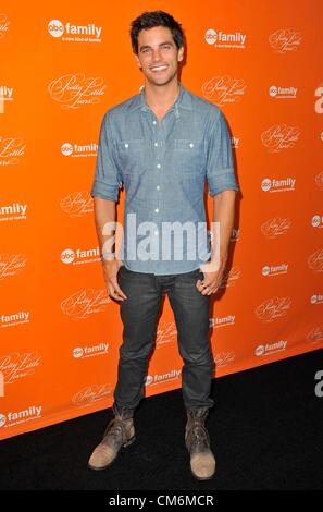 16. Oktober 2012 statt - Los Angeles, Kalifornien, USA - Brant Daugherty Teilnahme an speziellen Halloween Episode Screening von ABC Family hit original-Serie von "Pretty Little Liars'' auf dem Hollywood Forever Cemetery in Hollywood, Kalifornien am 16. Oktober 2012. 2012 (Kredit-Bild: © D. Long/Globe Photos/ZUMAPRESS.com) Stockfoto