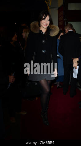 17. Oktober 2012: Daisy Lowe posiert für Fotos in der Presse-Nacht für "Looserville" statt am Garrick Theatre, London, UK. Stockfoto