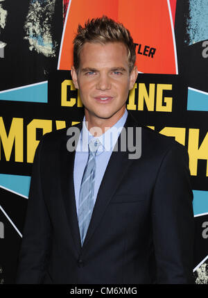 18. Oktober 2012 - kommt Los Angeles, Kalifornien, USA - Taylor Handley für die Premiere des Films "Chasing Mavericks" an der pazifischen Theater im The Grove. (Kredit-Bild: © Lisa O'Connor/ZUMAPRESS.com) Stockfoto