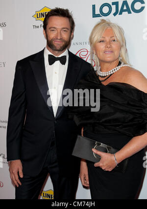 Hugh Jackman und Frau Deborra-Lee Furness auf der Fight Cancer Foundation 20. jährliche Red Ball am 20. Oktober 2012 in Melbourne, Australien. Bildnachweis: manwithacamera.com.au / Alamy Live News Stockfoto