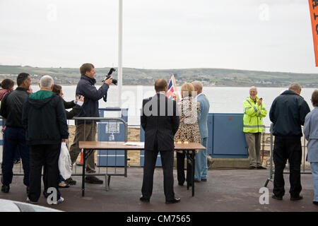 Weymouth, Großbritannien. 20. Oktober 2012. Offiicials an der Startlinie von Weymouth 10km laufen, Weymouth, Dorset, UK, auf Samstag, 20. Oktober 2012... Bildnachweis: Mark Humphreys / Alamy Live News Stockfoto