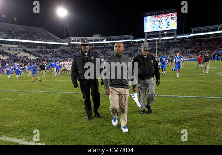 20. Oktober 2012 coachen - Lexington, Ky, USA - Kentucky Kopf Joker Phillips ging das Feld nach der Georgia in Kentucky Fußballspiel im Commonwealth Stadium in Lexington, Kentucky, am 20. Oktober 2012. Georgia gewann 29-24.  Foto von Pablo Alcala | Personal (Kredit-Bild: © Lexington Herald-Leader/ZUMAPRESS.com) Stockfoto