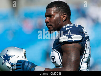 21. Oktober 2012 - Charlotte, North Carolina, USA - Cowboys WR DEZ BRYANT (88) [vor dem Start des Spiels gegen die Carolina Panthers. (Credit: © Anantachai Brown/ZUMAPRESS.com) Stockfoto