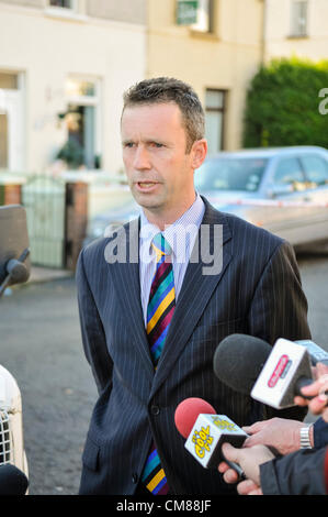 Nordirland. 26. Oktober 2012, Newtownabbey.  DCI John McVea, vom PSNI und senior Detektiv auf der Fall ist, hält eine Pressekonferenz am Mord an Danny McKay. Stockfoto