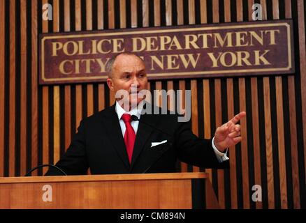 30. Januar 2007 - Manhattan, New York, USA - Polizeichef RAYMOND KELLY spricht zu den Medien auf einer Pressekonferenz im Polizei-Plaza, 26. Oktober 2012. (Bild Kredit: Bryan Smith/ZUMAPRESS.com ©) Stockfoto