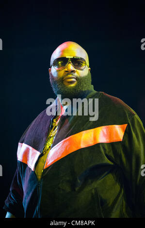 26. Oktober 2012 - Philadelphia, Pennsylvania, US - Rapper, RICK ROSS, erklingt in der Power Haus 30, 2012, The Main Event, Konzert im Wells Fargo Center in Philadelphia stattfand (Credit-Bild: © Ricky Fitchett/ZUMAPRESS.com) Stockfoto