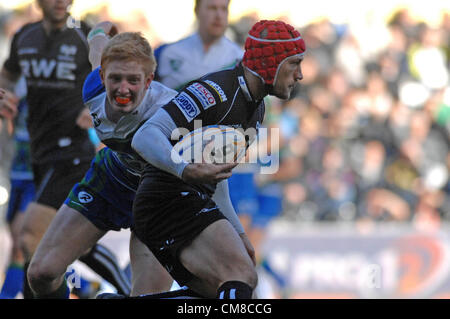 27. Oktober 2012 - RaboDirect Pro 12 - Fischadler V Connacht - Swansea - UK: Richard Fussel von der Fischadler. Stockfoto