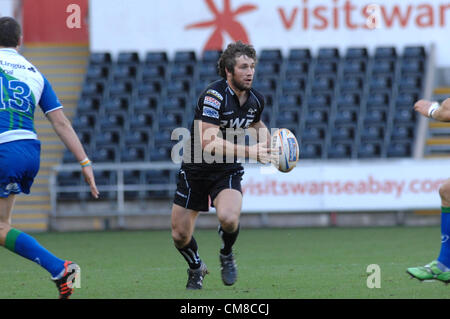 27. Oktober 2012 - RaboDirect Pro 12 - Fischadler V Connacht - Swansea - UK: Andrew Bishop von der Fischadler. Stockfoto