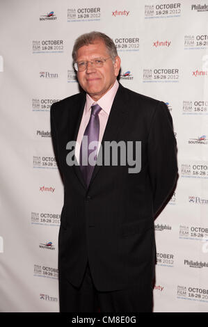 27. Oktober 2012 - Philadelphia, Pennsylvania, US - Regisseur und Co-Producer of Flight, ROBERT ZEMECKIS, Philadelphia Film Festival premiere des Fluges. Flug ist ein 2012 American Mystery Drama Film und verfügt über einem Ensemble mit Denzel Washington, Don Cheadle, Melissa Leo, Bruce Greenwood, Kelly Reilly und John Goodman (Credit-Bild: © Ricky Fitchett/ZUMAPRESS.com) Stockfoto