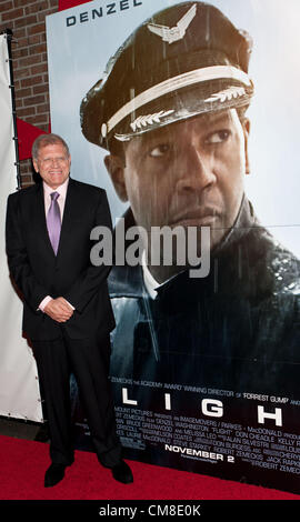 27. Oktober 2012 - Philadelphia, Pennsylvania, US - Regisseur und Co-Producer of Flight, ROBERT ZEMECKIS, Philadelphia Film Festival premiere des Fluges. Flug ist ein 2012 American Mystery Drama Film und verfügt über einem Ensemble mit Denzel Washington, Don Cheadle, Melissa Leo, Bruce Greenwood, Kelly Reilly und John Goodman (Credit-Bild: © Ricky Fitchett/ZUMAPRESS.com) Stockfoto