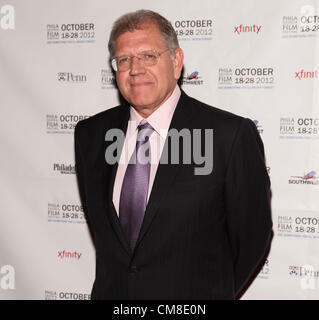 27. Oktober 2012 - Philadelphia, Pennsylvania, US - Regisseur und Co-Producer of Flight, ROBERT ZEMECKIS, Philadelphia Film Festival premiere des Fluges. Flug ist ein 2012 American Mystery Drama Film und verfügt über einem Ensemble mit Denzel Washington, Don Cheadle, Melissa Leo, Bruce Greenwood, Kelly Reilly und John Goodman (Credit-Bild: © Ricky Fitchett/ZUMAPRESS.com) Stockfoto
