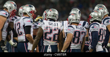 28.10.12 London, UK. Patrioten für ungut in der Huddle während der NFL Pepsi Max International Series-Spiel zwischen den St. Louis Rams und die New England Patriots im Wembley-Stadion am Sonntag 28. Oktober. Stockfoto