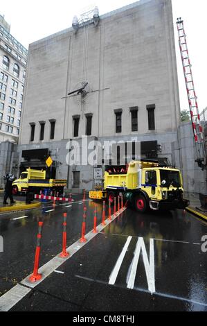 29. Oktober 2012 sind - Manhattan, New York, US - Gouverneur Andrew Cuomo Bestellungen MTA Brücken und Tunnel, die Manhattan-Seite von Hugh Carey Tunnel (Brooklyn-Batterie Tunnel) wie die Auswirkungen des Hurrikans Sandy schließen in New York, 29. Oktober 2012 spürbar. (Bild Kredit: Bryan Smith/ZUMAPRESS.com ©) Stockfoto