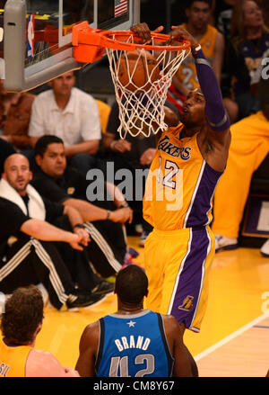 30. Oktober 2012 dunks - Los Angeles, Kalifornien, USA - Los Angeles Lakers Dwight Howard gegen die Dallas Mavericks Dienstag, 30. Oktober 2012 im Staples Center in Los Angeles, Kalifornien, USA. (Kredit-Bild: © Jon Soohoo/Prensa Internacional/ZUMAPRESS.com) Stockfoto