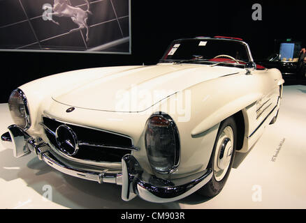 RM Auktionen Vorschau 90 ikonischen Autos unter dem Hammer am Mittwoch im Battersea Park Evolution Centre. 1957 Mercedes Benz 300sl Roadster. Schätzung: £390.000 Ð £450.000)... London, Vereinigtes Königreich.  30 10 2012 Stockfoto