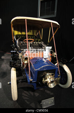 RM Auktionen Vorschau auf 90iconic Autos unter dem Hammer am Mittwoch im Battersea Park Evolution Centre. Zu den Höhepunkten ist eine 1904 Cadilac Modell F Schätzung: £60.000 Ð £80.000)... London, Vereinigtes Königreich.  30 10 2012 Stockfoto